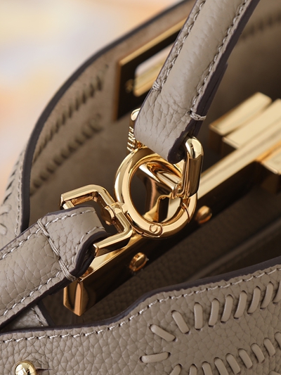 フェンディバッグ側面デザイン